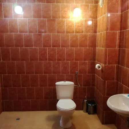 Шато Ветровитите Хълмове Hotel Sliven