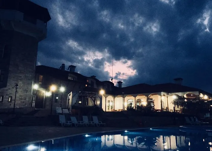 Шато Ветровитите Хълмове Hotel